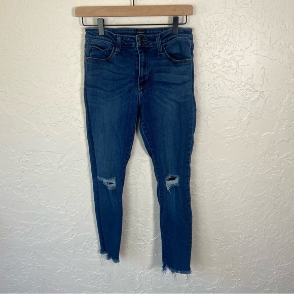 Just Black Mid Rise Skinny Jeans Distressed Knees and Raw Hem Size 27 - Picture 2 of 8